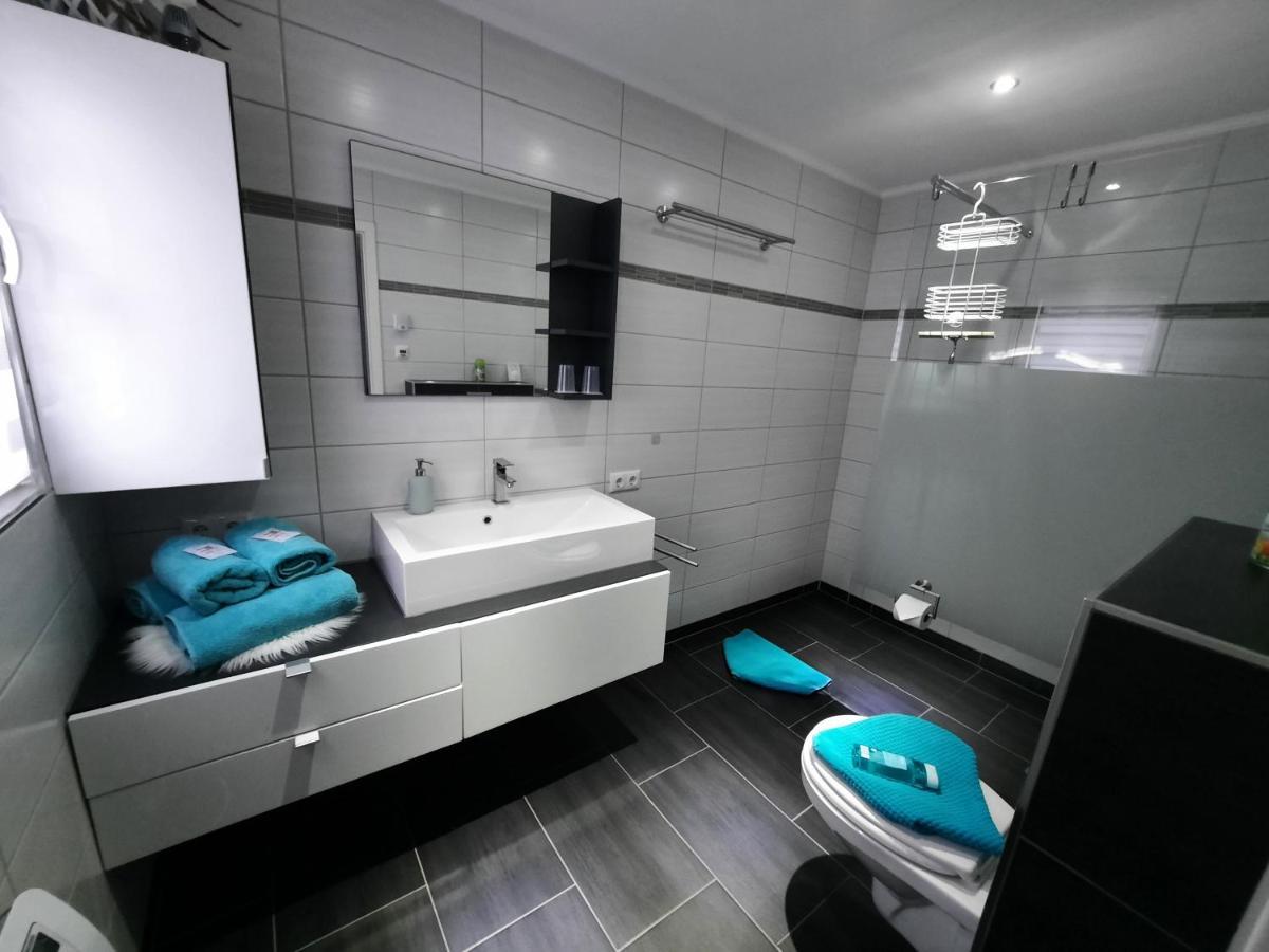 Ferienhaus Leon Mit Sauna レーブルク＝ロックム エクステリア 写真